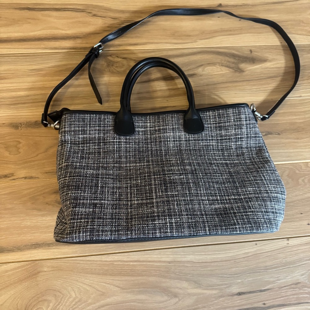Charlie Paige Black Grey White Textured Handbag Purse Shoulder Bag Modern Casual